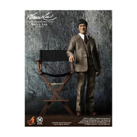 Load image into Gallery viewer, Hot Toys Bruce Lee - In Suit Figure
