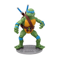 Load image into Gallery viewer, Teenage Mutant Ninja Turtles Classics: Leonardo Action Figure (DAMAGED PACKAGING)
