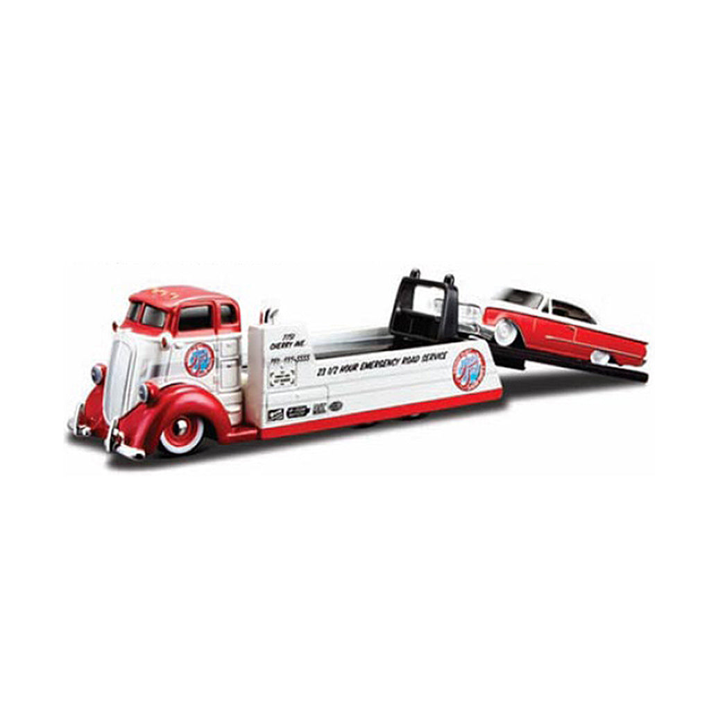 Maisto 1:64 Scale: Elite Transport - COE Flatbed & 1960 Ford Starliner